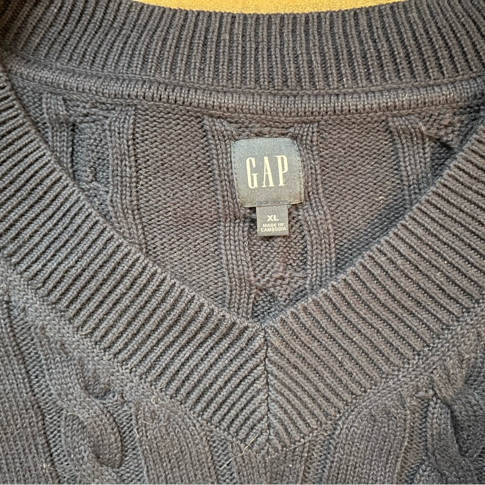 GAP Sweater Vest - Picture 3 of 4